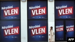 Postera elektoral të koalicionit VLEN për zgjedhjet parlamentare të majit 2024. Fotografi nga arkivi