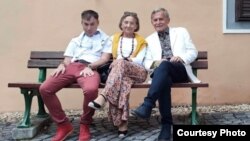 Gábor és szülei, Kollár Anikó és István Miklós