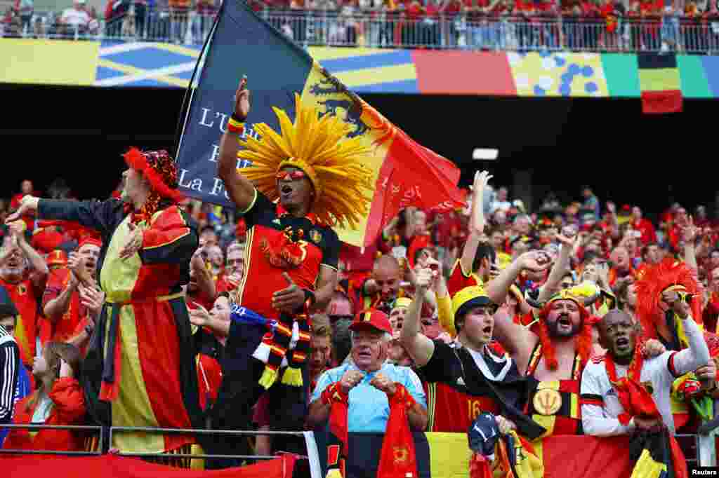 Навивачите на Белгија ја бодреа својата репрезентација во дуелот со Словачка