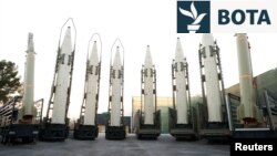 Raketat balistike të Iranit gjatë një ceremonie të Forcave të Armatosura të Republikës Islamike në Teheran më 22 gusht 2023. 