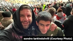 გიორგი და სანდრო თარხნიშვილები საქართველოს გამარჯვებას ზეიმობენ