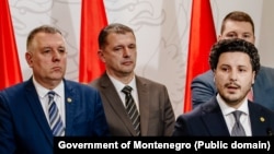 Šef Specijalnog policijskog odjeljenja Predrag Šuković (u sredini) o čijem će se radu raspravljati na Odboru za bezbjednost. (Foto: sa presa bivše Vlade Dritana Abazovića, 17. marta 2023.)