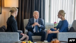Navalnij lánya és felesége Joe Biden társaságában