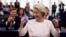 Ursula von der Leyen reagál újraválasztásához mint az Európai Bizottság elnöke az Európai Parlamentben, Strasbourgban 2024. július 18-án