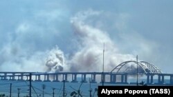 Дым над Керченским мостом, 12 августа 2023 года