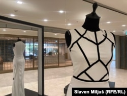 Jedna od haljina izloženih u Sava Centru.