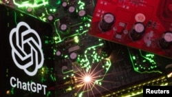 Milioni ljudi su ChatGPT u svega nekoliko mjeseci koristili za pisanje poezije, kodiranje aplikacija, čak su sa kompjuterom izvodili improvizovane terapeutske sesije. 