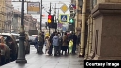 Очередь в УИК в Петербурге в полдень 17 марта