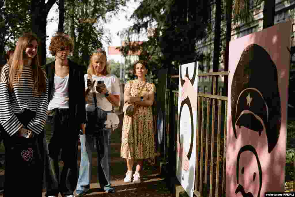 Otvaranju izložbe su nazočili pripadnici bjeloruske dijaspore te bjeloruski i litvanski političari.