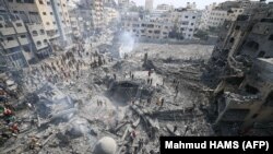 Pamje nga sulmi ajror izraelit ndaj xhamisë Sousi në Rripin e Gazës, 9 tetor 2023.