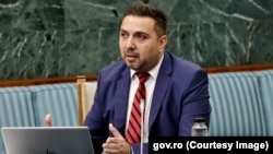 Valentin Vătăjelu, consilier de stat în cancelaria prim-ministrului și coordonator național pentru aderarea României la Visa Waiver - programul de scutire de vize al Statelor Unite ale Americii.