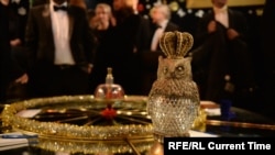 თავის დროზე ინტელექტუალური თამაში „რა? სად? როდის?“ იმდენად პოპულარული იყო, რომ ანალოგები ბევრ ქვეყანაში, მათ შორის აშშ-შიც გამოუჩნდა. 