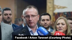 Министерот за здравство Арбен Таравари