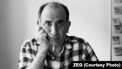 Regizorul Armando Iannucci spune că, uneori, comedia este singura ieșire pe care o avem pentru a înțelege ceea ce pare absurd.