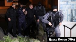 Спроведување на дел осомничените за убиствата на Вања и Панче во Основниот кривичен суд Скопје, 5 декември 2023 г.