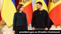 Maia Sandu și Volodimir Zelenski în timpul unei întâlniri, la Kiev, în noiembrie 2023