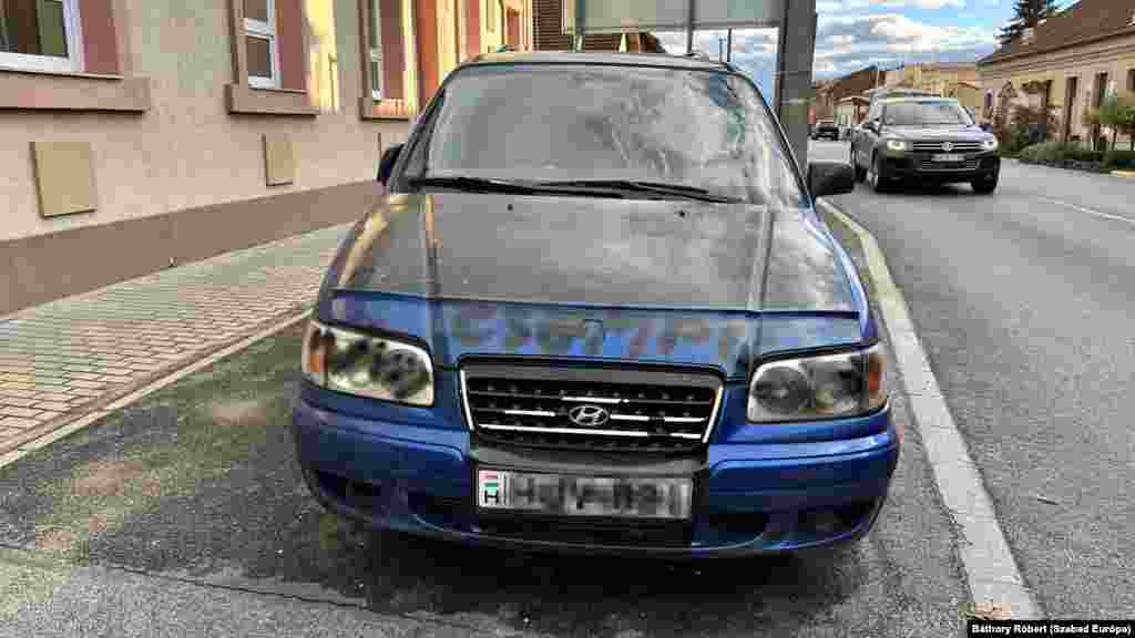 2023. november 16-tól hatályos az a friss&nbsp;kormányrendelet, amely szerint el kell szállítani az embercsempészek által hátrahagyott autókat a szerb&ndash;magyar határ környékéről &nbsp;