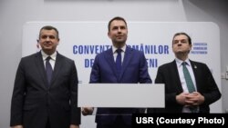 Eugen Tomac (PMP), Cătălin Drulă (USR) și Ludovic Orban (Forța Dreptei) într-o conferință de presă.