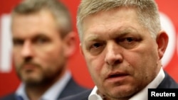 Robert Fico se opune susținerii militare a Ucrainei și are o agendă populistă, asemănătoare cu cea a premierului maghiar Viktor Orban. 