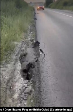 Probleme au apărut și la alte drumuri din zonă, precum DN22, pe sensul Măcin-Smârdan.