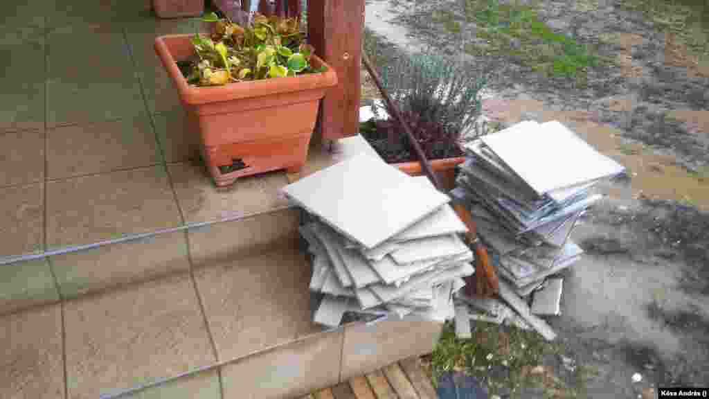 Már felszedett és selejtes járólapok