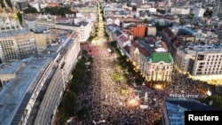 Miting u centru Beograda usledio je posle višenedeljnih protesta u desetinama gradova Srbije protiv vladinog plana da dozvoli eksploataciju litijuma na zapadu zemlje. 10. avgust 2024. 