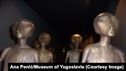 Dio postavke bile su i skulpture bivše logorašice Vide Jocić