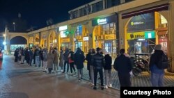 Nënshkrimi i mbështetjes për kandidatin e opozitës Boris Nadezhdin në Budva, 21 janar 2024.