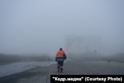 Работник "Берингпромугля" в куртке Tigers Realm Coal. Фото: Марина Сычева