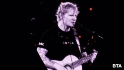 Ед Шийрън по време на концерта му в София.