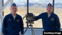 Жайыл Самудинов (слева) и Сманалы Аденов.