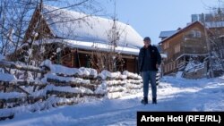 Një banor i fshatit Bogë, në Pejë.