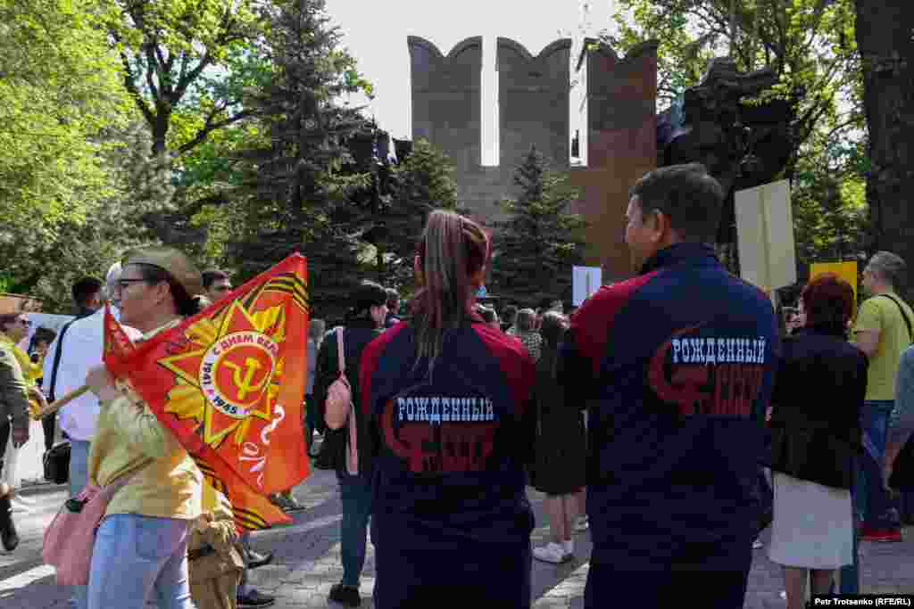 Судя по всему, надпись &laquo;Рождённый в СССР&raquo; стала довольно модной в последнее время, особенно на праздниках, связанных с советским прошлым