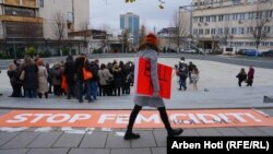Protestë në Prishtinë kundër femicidit, më 7 dhjetor 2023.