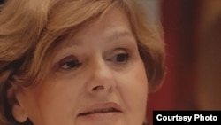 Branka Latinović: Vlastima u Srbiji nije nimalo lako sa Ruskom Federacijom ne samo zbog odnosa koji Srbi imaju prema ruskom narodu i prema Rusiji, nego i zbog gasa koji stiže iz Rusije. Videćemo kako će se završiti pregovori oko produženja ugovora o isporuci gasa.