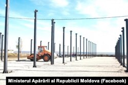Pe șantierul de construcție a taberei militare de la Băcioi