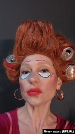 Невена Калудова в ролята на Антония в "Няма да платим, няма да платим" на Теди Москов