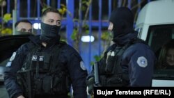 Policia tha se do ta bëjë kontrollimin e turmave të mundshme para, gjatë dhe pas ndeshjes jo vetëm pranë stadiumit, por në gjithë qytetin, përfshirë në sheshet e tij.