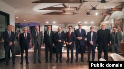 Lideri Zapadnog Balkana s pomoćnikom državnog sekretara SAD za evropska i evroazijska pitanja Džejmsom O’Brajenom tokom sastanka o Planu za rast regiona Zapadnog Balkana, Skoplje, 22. januar 2024.