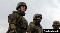 În imagine: militari moldoveni