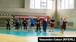 Ore de handbal la Universitatea de Stat de Educație Fizică și Sport din Chișinău.