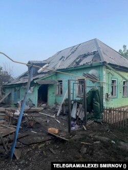 По информация на Алексей Смирнов, изпълняващ длъжността губернатор на Курска област, руските войници са отблъснали украинската атака срещу Суджа и са убити трима руски цивилни. Снимката е от Суджа, 6 август 2024 г.