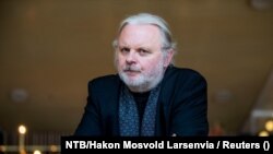 Юн Фосе е писател, драматург и преводач
