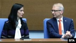 Мария Габриел и Николай Денков. Снимката е архивна.