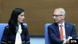 Външната министърка Мария Габриел и премиерът Николай Денков