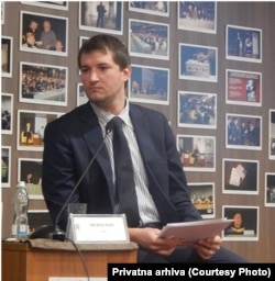 Milan Krstić, docent Fakulteta političkih nauka u Beogradu