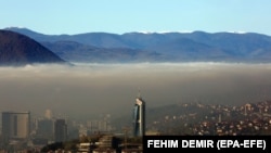 Ndotja e ajrit në Sarajevë të Bosnje e Hercegovinës. 13 nëntor 2023.
