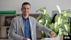 Васил Терзиев гласува на втория тур от местните избори.