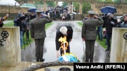 Ukrajinski ambasador u Srbiji, Volodimr Tolkač polaže venac na spomenik Oslobodiocima Beograda povodom Dana pobede u Drugom svetskom ratu, 8. maj 2023, Beograd.