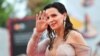 Жулиет Бинош пристига за церемонията по откриването на 76 -ия филмов фестивал във Венеция, 28 август 2019 г.